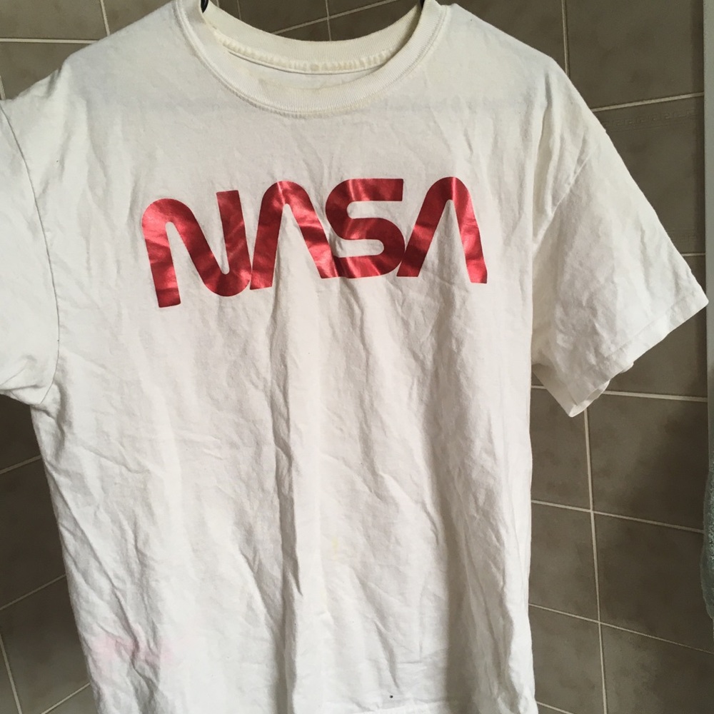Large NASA t shirt